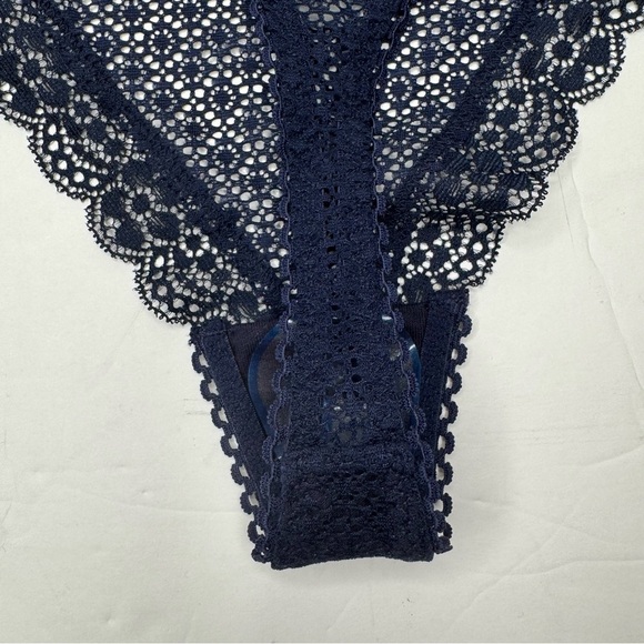 NWT STELLA McCARTNEY “Katie Kissing” Navy Stretch Lace Thong Size Large - Picture 12 of 16